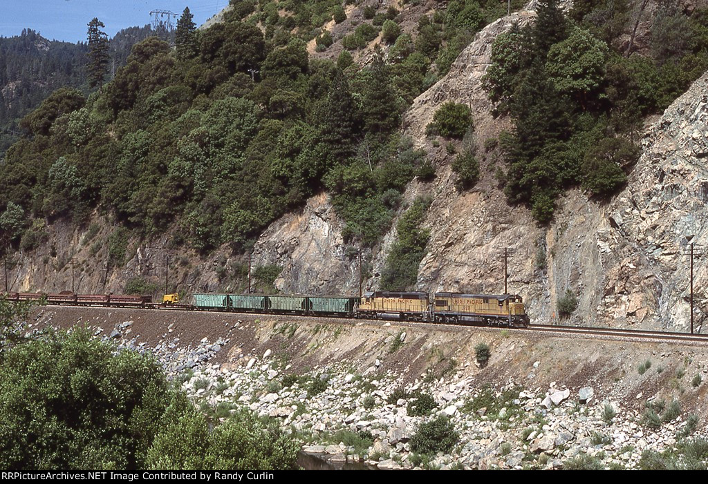 UP 2927 on work train